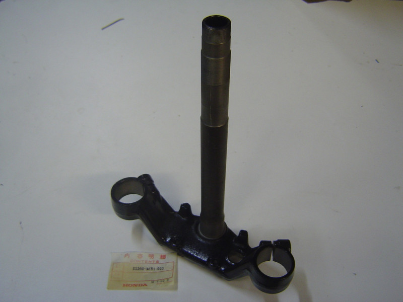 Té inférieur de fourche Honda VF750CC - Réf. 53200MB1003