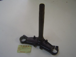 Té de fourche inférieur Ø tube 37mm pour GL1000 idem référence 53200371610ZA
