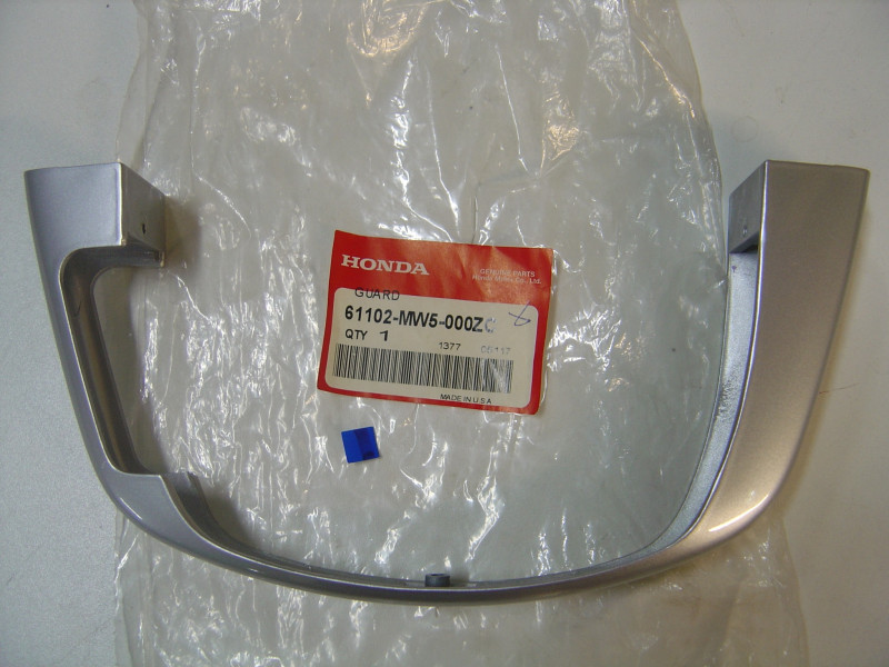 Arceau plastique garde-boue avant Honda GL1500 | 61102MW5000ZC