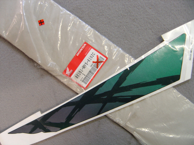 Décor côté droit Honda CB500 94-95 Type 2 | Réf. 86151MY5610ZC