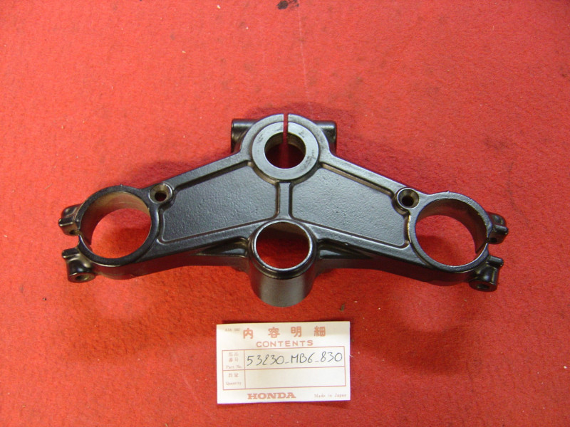 Té de fourche supérieur Honda VF1000F2 – Réf. 53230MB6830