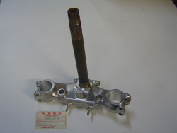 Té de fourche inférieur Ø tube 37mm pour modèles CB900FB/F2B