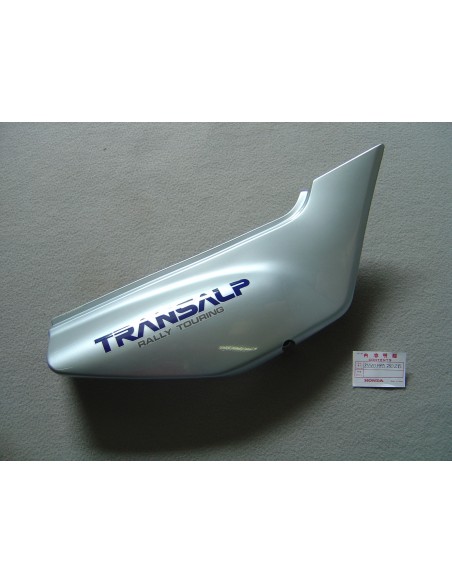 Cache latéral coté droit XL600V TRANSALP 87/88 HONDA 83520-MM9-780ZB
