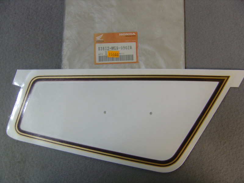 Décor cache latéral droit GL1200 85 Honda - Réf 83612MG9950ZA