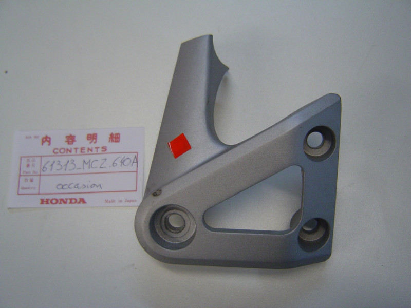 Patte de phare occasion Honda CB900F 02-07 | Réf. 61313MCZ640OCC
