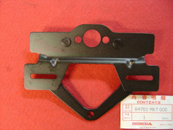 Support de plaque immatriculation de XL600V 87/88 ref remplacement 84701MR6670
