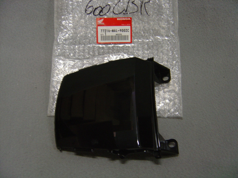 Capot de selle Honda CBR600 F 1996 noir 77216-MAL-900ZC