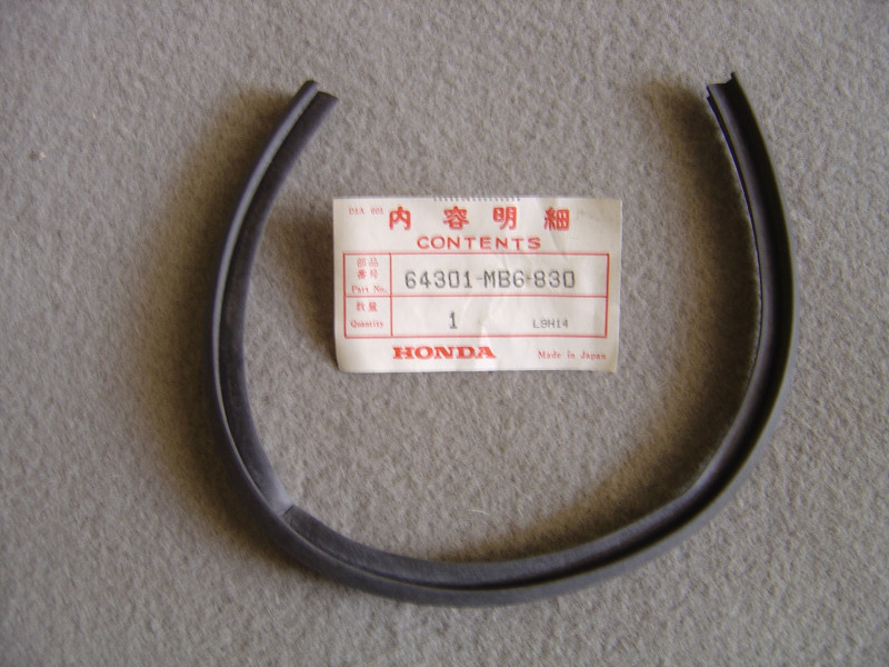 Joint caoutchouc carénage Honda VF1000F - Réf. 64301MB6830