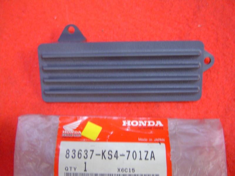 Cache cataphote coffre droit Honda CN250 Spazio - NH204