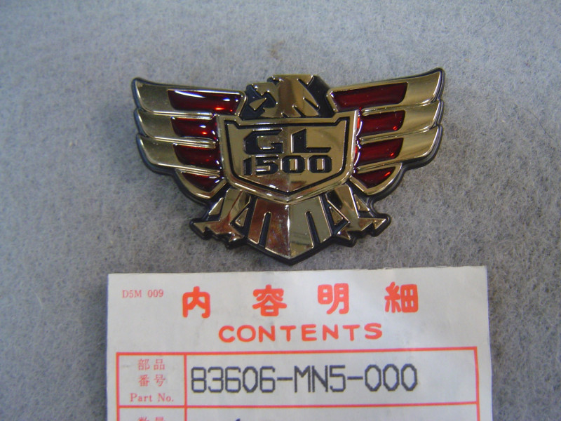 Emblème cache latéral Honda GL1500 88/89 – Réf. 83606MN5000