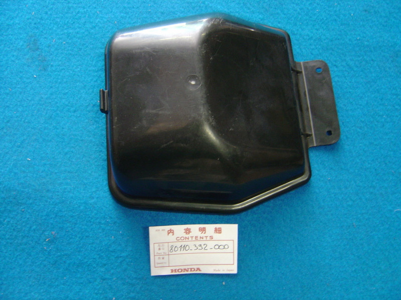 Couvercle boîte à outils Honda 750F1/F2 - Réf. 80110392000