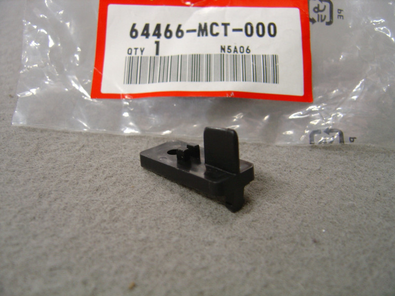 Support montage carénage Honda FJS600 réf. 64466-MCT-000