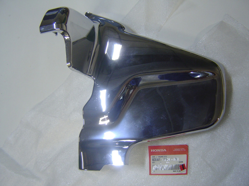 Cache Moteur Gauche Chromé Honda GL1800 2003-2005 | Réf. 83561MCAA00
