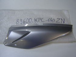 cache latéral gauche de XL125V 06-10 GRIS HONDA 83600-KPC-640ZN