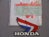 Autocollant réservoir droit Honda QR50F 1985 – Réf. 87123GF8660