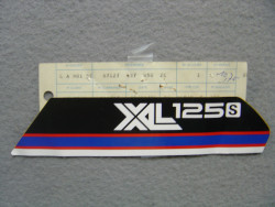 Décor autocollant pour cache latéral droit pour modèle XL125SA 80 type 3