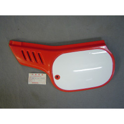 Cache latéral gauche Honda MTX125 1987 R134 – Réf. 837A1KE1610ZB