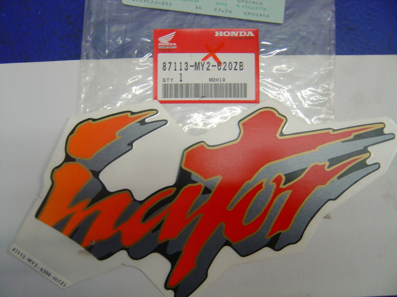 Décor côté droit Type 2 Honda NX650N 1992 - Réf. 87113-MY2-620ZB