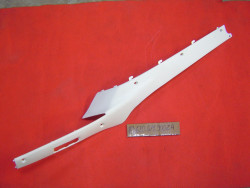 Bas de carénage gauche Honda SA50 Vision NH138 – Réf. 83620GY1900ZA