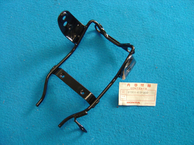 Support de phare Honda CM125T CM185T - Réf. 61311-419-000
