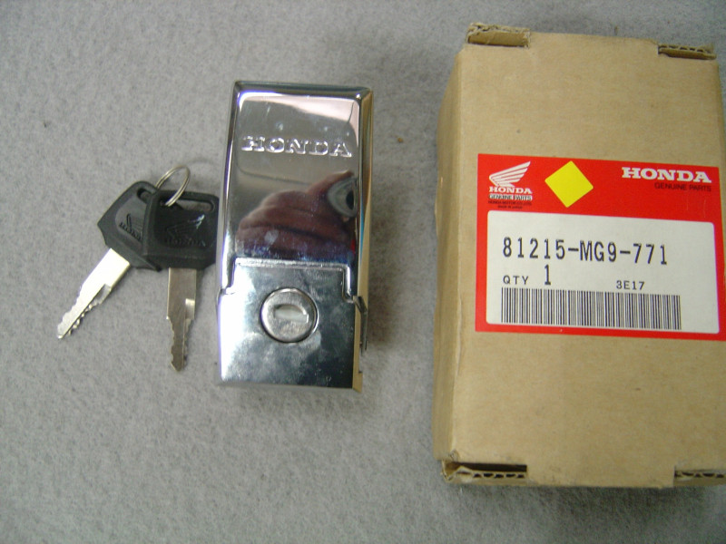 Serrure sacoche Honda GL1200 84 - Réf. 81215MG9771