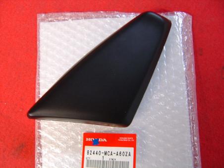 Rembourrage accoudoir gauche Honda GL1800 NH1 - 82440MCAA60ZA
