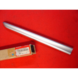 Moulure couvercle sacoche gauche Honda GL1800 05/08 – 81481MCA000ZR