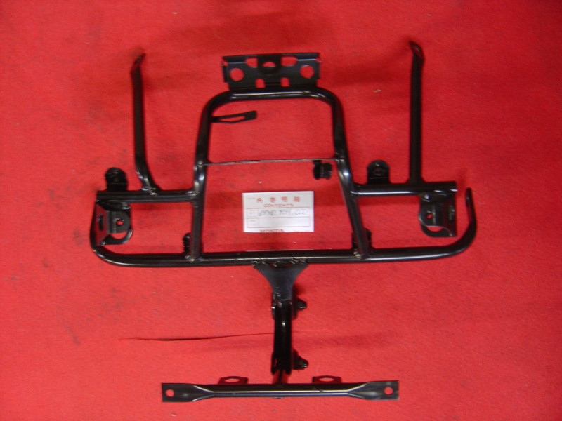 Araignée Carénage Honda XRV750 93/95 – Réf. 61310MY1000