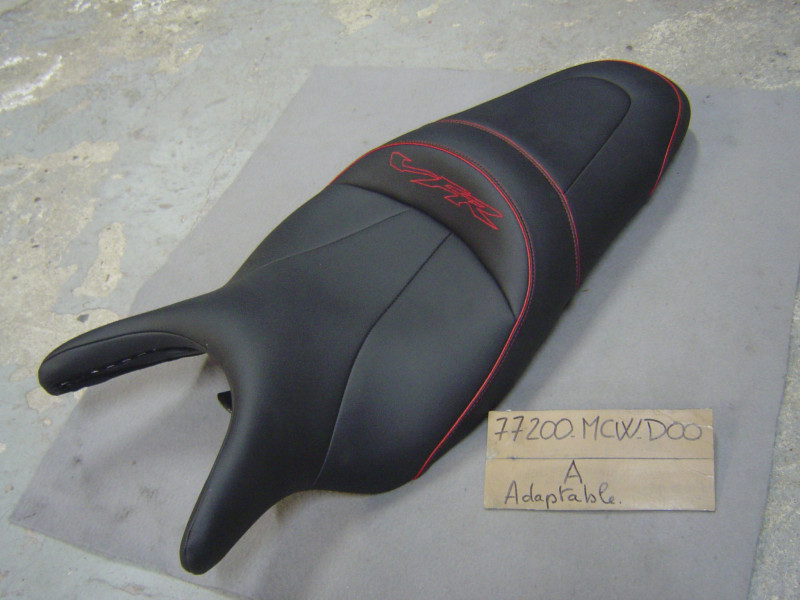 Selle BAGSTER Neuve Honda VFR800 - Réf. 77200MCWD00A
