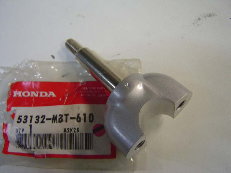 Support guidon Honda XL1000V 99-02 – Réf. 53132MBT610