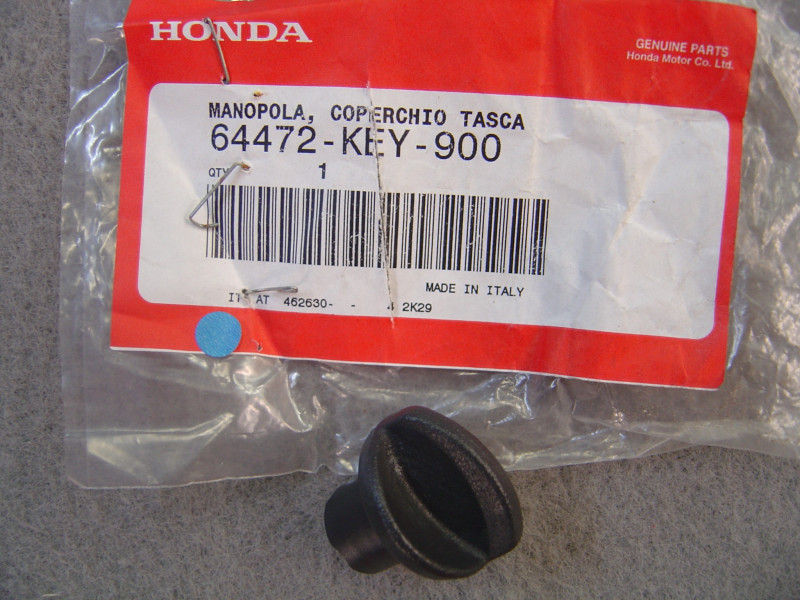 Bouton cache de pochette de FES125 98-06 FES250 2000 01 05 HONDA 64472-KEY-900