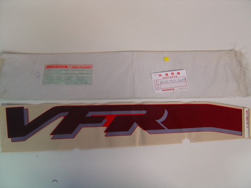 Autocollant bas carénage gauche Honda VFR750F 92 - R157