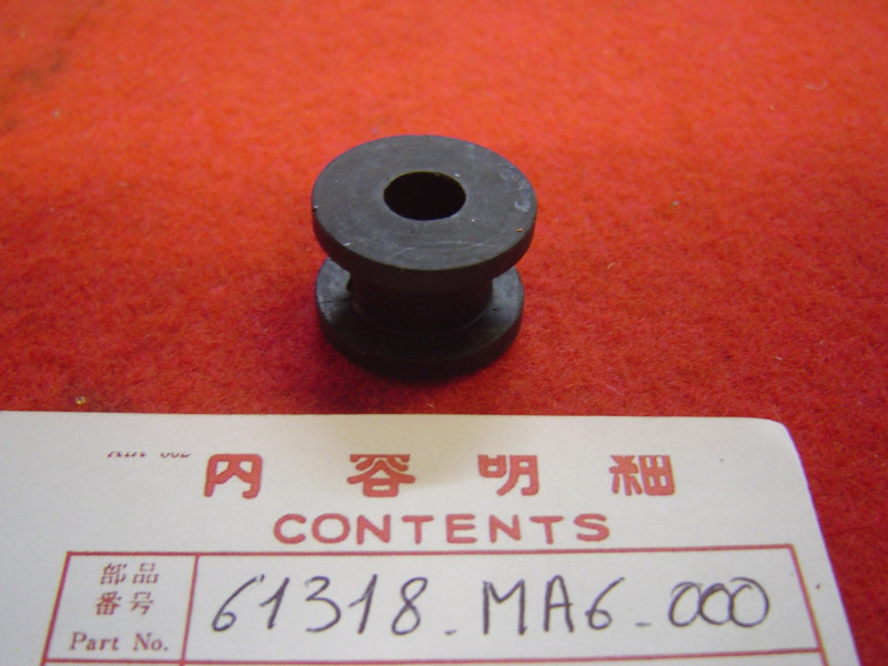 Silentbloc support phare Honda CBX400FC - Réf. 61318MA6000