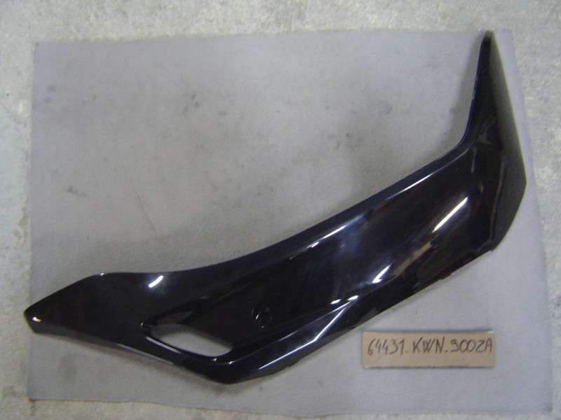 Cache latéral droit plancher Honda PCX 125/150 – 64431KWN900ZA
