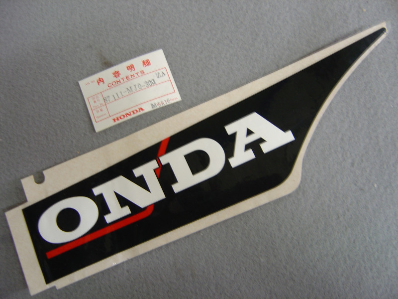 Autocollant avant droit CBX750FE 84 Honda – Réf. 87111MJ0300ZA