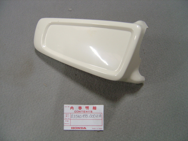 Cache latéral droit Honda CY80 – Réf. 83540159000ZA