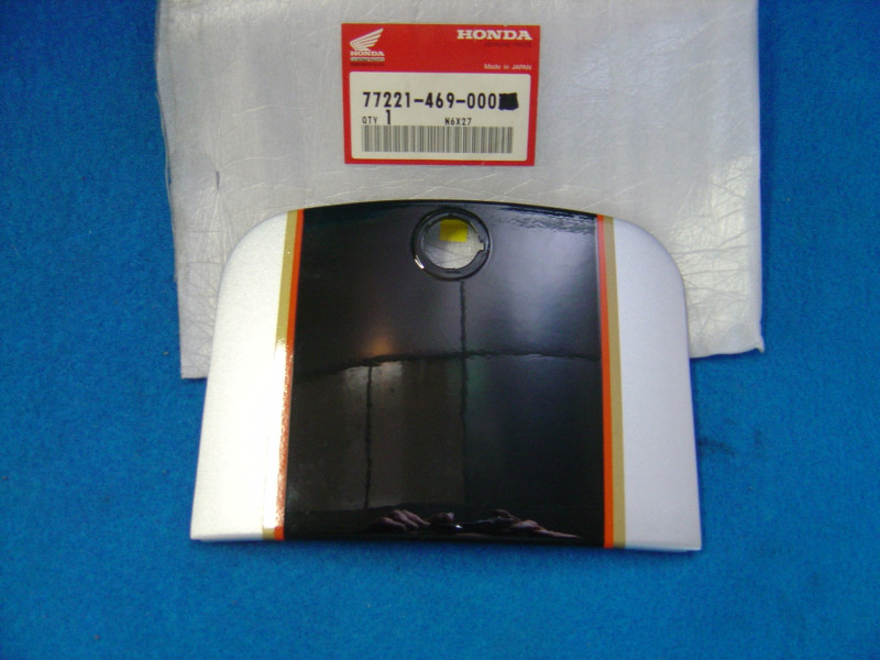 Cache Dosseret Selle Honda VBX A 1980 – Réf. 77221469000