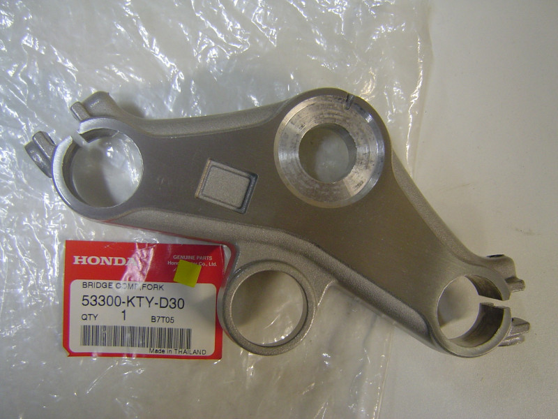 Té de fourche supérieur Honda CBR125 2007-2010 | Réf. 53300KTYD30