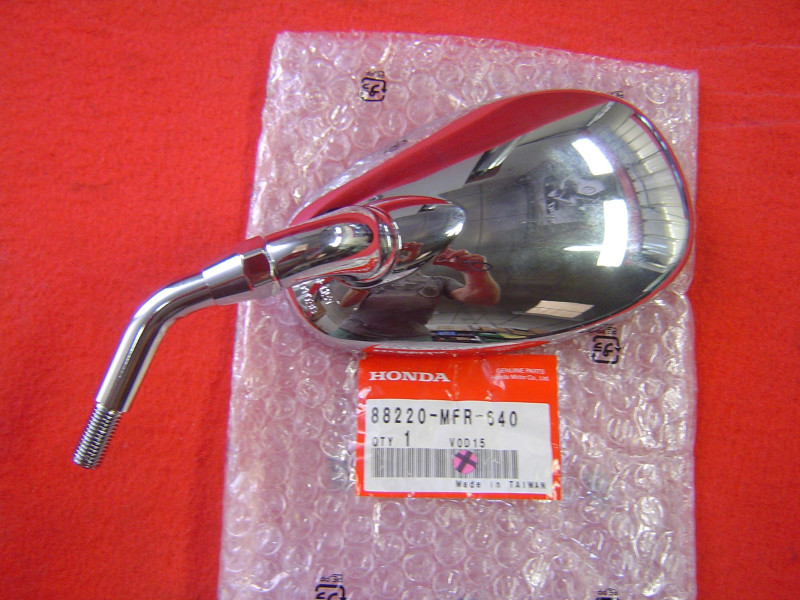 Rétroviseur gauche Honda VT1300C – Réf. 88220MFR640