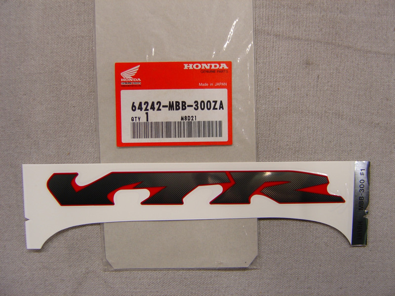 Décor autocollant capot avant gauche Honda VTR1000FV 97 – 64242MBB300ZA