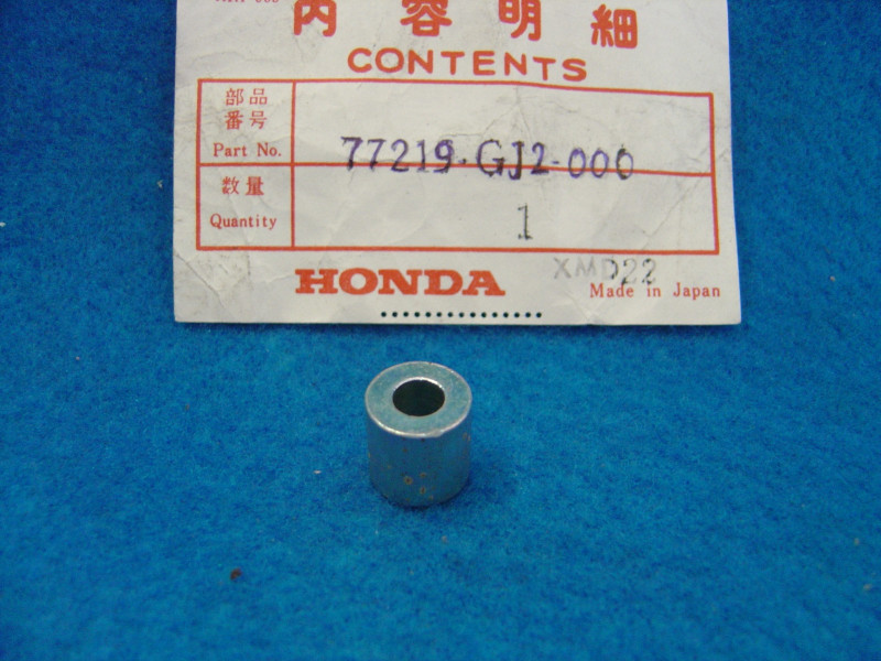 Entretoise selle et phare Honda – Réf. 77219GJ2000