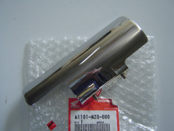 cache chromé de garde boue avant coté droit de GL1500
