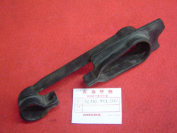 patin guide chaine de transmission sur bras oscillant de VT600C 88-98