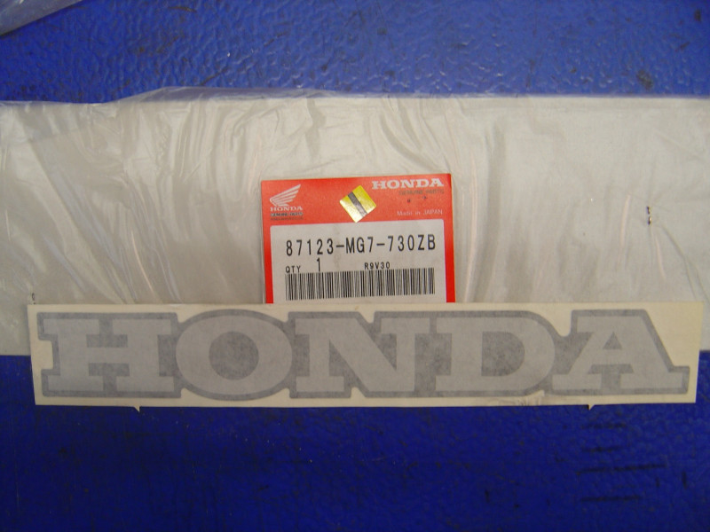 Décor réservoir type2 G&D Honda XLV750RF – Réf. 87123MG7730ZB