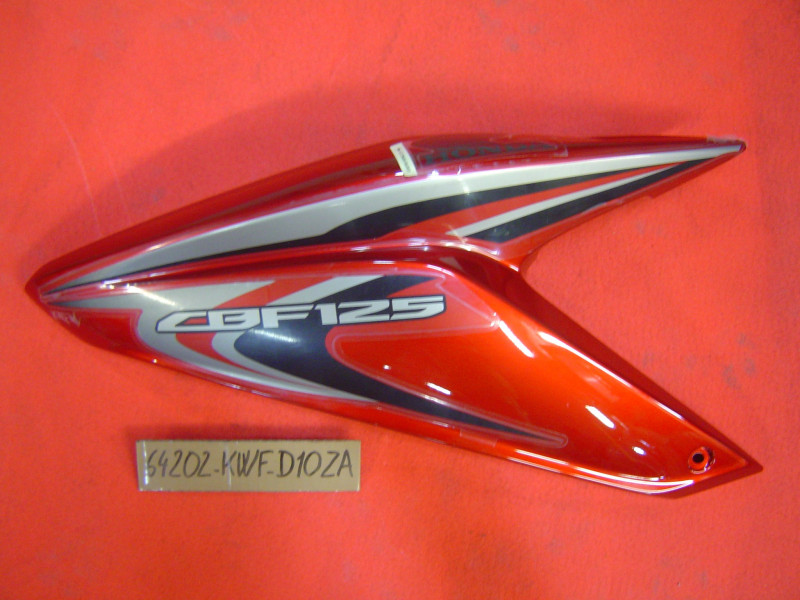 Demi tète de fourche coté gauche de CBF125 2013 Honda 64202-KWF-D10ZA