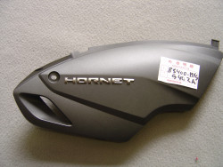 Cache latéral droit pour CB600F Hornet 09/10 code couleur NH312M