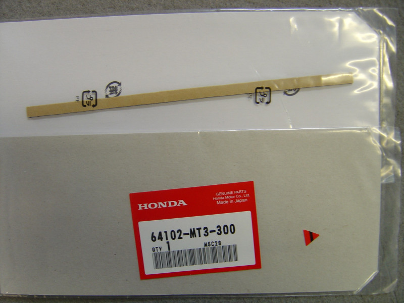 Mousse autocollante pare-brise Honda ST1100 1995-1998 | 64102MT3300