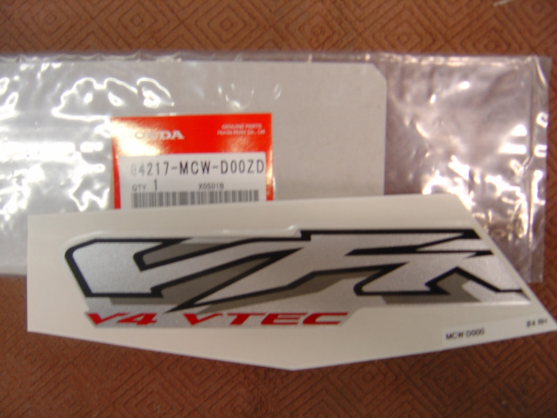 Décor côté droit type 4 Honda VFR800 02-03 | Réf. 64217MCWD00ZD