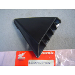 Couvercle latéral AR gauche Honda CH125 Spacy 83605KJ9000