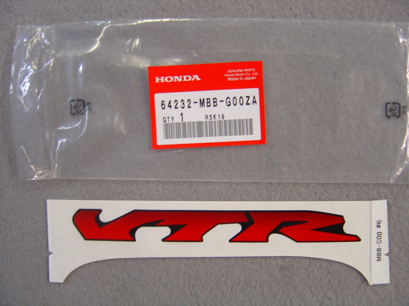 Décor autocollant capot avant Honda VTR1000 R157 | 64232MBBG00ZA